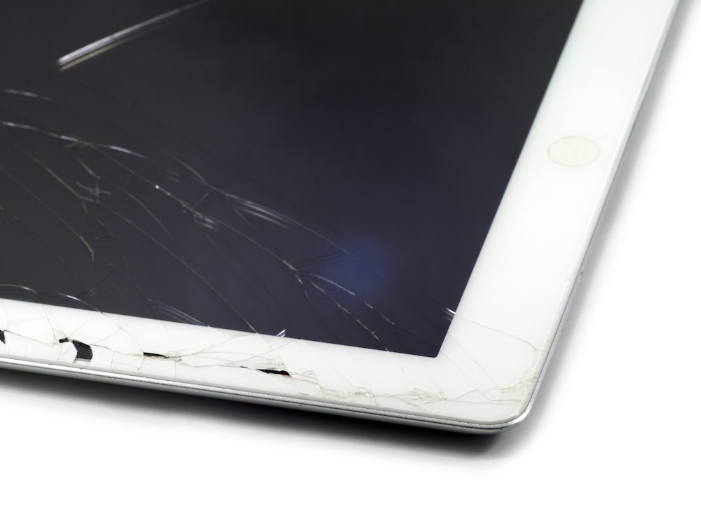 Broken iPad screen available for fast repair at thinq mac